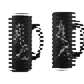 セクシーガールグラフィックtシャツ インプライドアクトオブファインアート コーヒーマグ - Kawaiitshirt