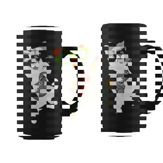 ハワイアンウケ猫遊びウクレレバッジポケット コーヒーマグ - Kawaiitshirt