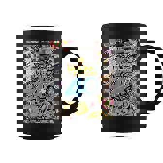 バック・トゥ・ザ・フューチャー 40周年記念ステッカー コラージュ コーヒーマグ - Kawaiitshirt