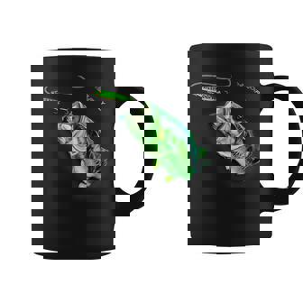 ブラックフライのトップウォータースプークを備えた新しいバスフィッシングシャツ コーヒーマグ - Kawaiitshirt