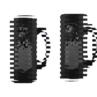 ポケットにいるパグ かわいい愛犬デザイン 犬愛好家、ペットオーナー向け コーヒーマグ - Kawaiitshirt