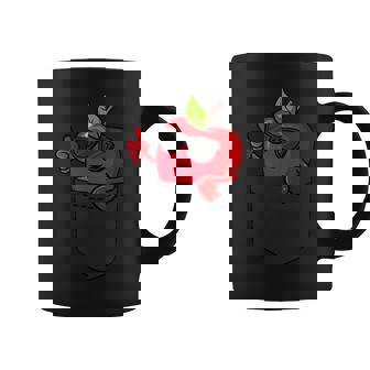 ポケットに入ったクールなリンゴ、サングラスをかけたリンゴのぞき見。 コーヒーマグ - Kawaiitshirt