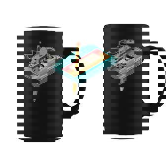 レトロ カセット テープ ペンシル 80 年代 90 年代の音楽ミックステープの振り返り コーヒーマグ - Kawaiitshirt