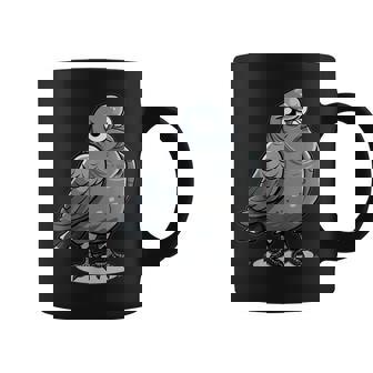 不機嫌そうなピジョン I カートゥーンピジョン コーヒーマグ - Kawaiitshirt