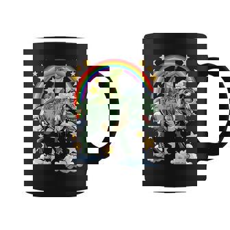 恐竜恐竜に乗る緑のイグアナ コーヒーマグ - Kawaiitshirt