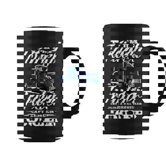 メンズ 普通のトラッカービッグリグトラックドライバーのようなタトゥーの入ったトラッカー コーヒーマグ - Kawaiitshirt