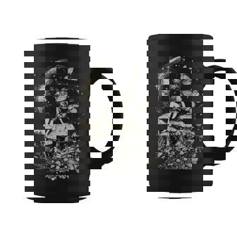 月と星の下のキノコに座る妖精 コーヒーマグ - Kawaiitshirt