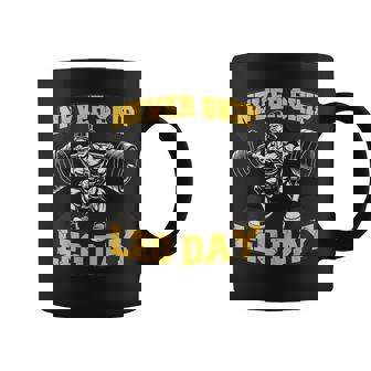 脚の日をスキップすることはありません 面白いワークアウト ジム メンズ ボディビル コーヒーマグ - Kawaiitshirt