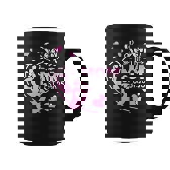 近日公開 2025Oon To Be Mom Est 2025 コーヒーマグ - Kawaiitshirt