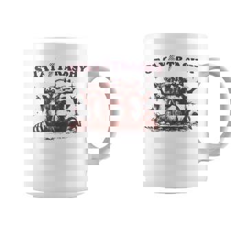 Stay Trashy Raccoon Opossum コーヒーマグ - Kawaiitshirt