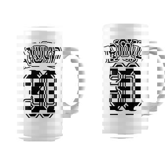 【バックプリント・背中側】Around 30 アラサー（三十歳 30才）ユニフォーム風 30代 誕生日プレゼント 面白 コーヒーマグ - Kawaiitshirt