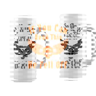 これを読めば、彼はバイカー向けのダークユーモアサインから落ちた コーヒーマグ - Kawaiitshirt