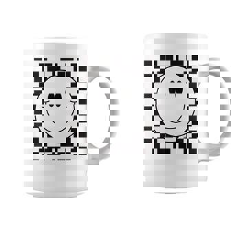 イエロー スマイル フェイスシャツ かわいい チェック柄 スマイル ハッピー コーヒーマグ - Kawaiitshirt