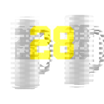 イエローナンバー28 背面 スポーツチーム ジャージ番号 コーヒーマグ - Kawaiitshirt