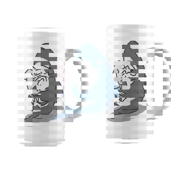 イカを噛み切ることができないサメ コーヒーマグ - Kawaiitshirt