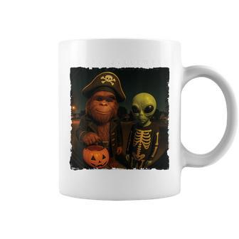 ビッグフットエイリアン 面白い ハロウィン トリック ドア カメラビュー コーヒーマグ - Kawaiitshirt