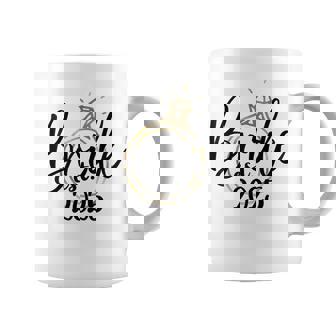 ブライダルシャワー フューチャー Mrs Wedding 2025 Bride コーヒーマグ - Kawaiitshirt