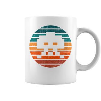 レトロ ヴィンテージ 80年代アーケード ゲーム インベーダー シンセウェイブ サンセット コーヒーマグ - Kawaiitshirt