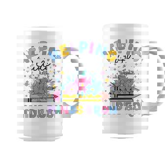 小さな心の成長を助ける ワイルドフラワー 幼稚園 先生 コーヒーマグ - Kawaiitshirt