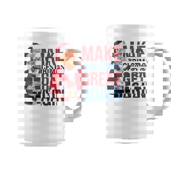 面白いクリスマスグレートアゲイントランプサンタファンusaホリデー 2024 コーヒーマグ - Kawaiitshirt