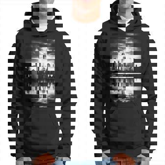 反射写真付き都市のモノクロ写真 パーカー - Kawaiitshirt