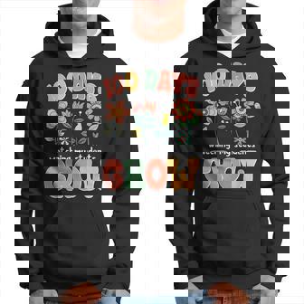 生徒たちの成長を見守る100日 学校教師の100日 パーカー - Kawaiitshirt