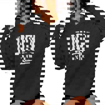 Family University College Arch Retro Uncw Arch Vintage Retro College Mom Mother Arch Vintage Women Hoodie - Thegiftio UK