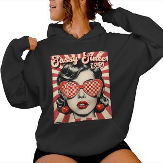 Vintage Mädchen In Kirschen Ohrringeixen Retro Frech Kapuzenpullover für Damen - Geschenkecke