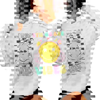 5Th Grade Vibes Girls Smile Face Back To School Fifth Grade Women Hoodie | Mazezy