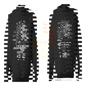 1965 愛国的なイーグル、60歳の誕生日、アメリカ国旗 愛国的 スウェットシャツ - Kawaiitshirt