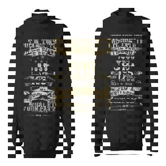 50歳の誕生日プレゼント 男性神話 1975年6月 スウェットシャツ - Kawaiitshirt
