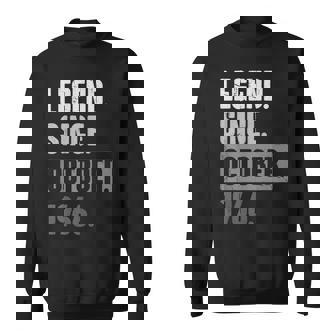 57歳の誕生日 ヴィンテージ レトロ 面白い 57歳 10月 1966 スウェットシャツ - Kawaiitshirt