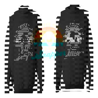 Behind Every Great Kick Is A Longnapper 面白いディープスナッパー スウェットシャツ - Kawaiitshirt