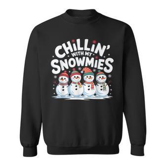 Chilling With Mynowmies 冬の雪だるまファミリーデザイン スウェットシャツ - Kawaiitshirt