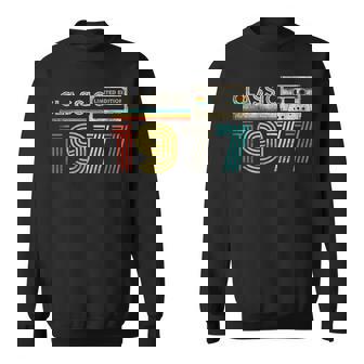 Classic 1977 Retro Birthday Idea 1977 Cassette Tapeintage スウェットシャツ - Kawaiitshirt
