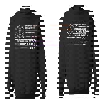 Husband Daddy Protector Hero American Flag Cool Dad スウェットシャツ - Kawaiitshirt