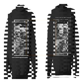 アライグマとエイリアンセルフィー、Ufo&地球写真、面白いエイリアン スウェットシャツ - Kawaiitshirt