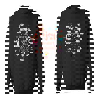 クレヨンしんちゃん かすかべ防衛隊とマカロンしんちゃんのティータイム スウェットシャツ - Kawaiitshirt