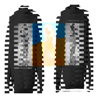 セクシーガールグラフィックtシャツ 「モダンピンナップガール&ウクライナ国旗」 スウェットシャツ - Kawaiitshirt