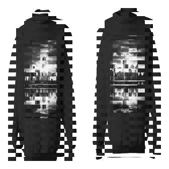 反射写真付き都市のモノクロ写真 スウェットシャツ - Kawaiitshirt