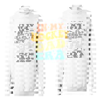 In My Hockey Dad Era ファニーホッケーお父さん ヴィンテージ 父の日 長袖tシャツ スウェットシャツ - Kawaiitshirt