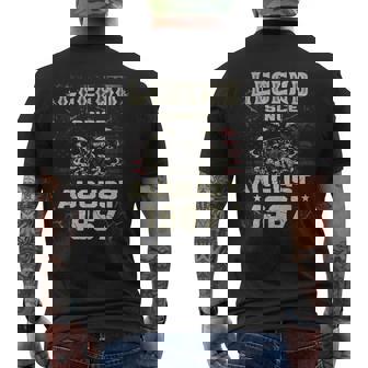 1967年8月より伝説 1967年8月生まれの誕生日 メンズTシャツ バックプリント - Kawaiitshirt