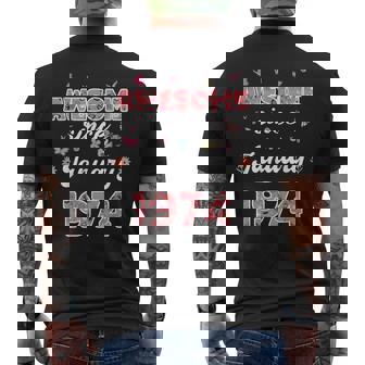 1974年1月から素晴らしい花、1974年1月の誕生日。 メンズTシャツ バックプリント - Kawaiitshirt