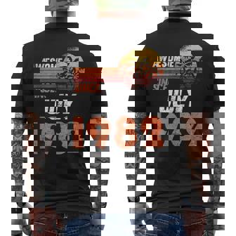 1982年7月から素晴らしい。男女の誕生日。 メンズTシャツ バックプリント - Kawaiitshirt