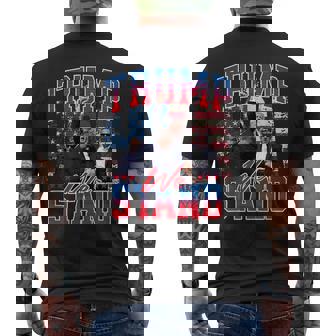 2024 選挙集会での銃撃を生き延びたドナルド・トランプの大統領選への戦いは終わらない メンズTシャツ バックプリント - Kawaiitshirt