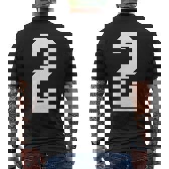 2番の大学スポーツスタイル。ホワイト。 メンズTシャツ バックプリント - Kawaiitshirt