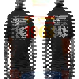 60 年代の誕生日パーティー パーティー 62 歳の誕生日ヴィンテージ 1963 メンズTシャツ バックプリント - Kawaiitshirt