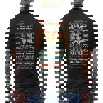 60歳 720ヶ月 すごい生まれ 1965年 60歳の誕生日 メンズTシャツ バックプリント - Kawaiitshirt