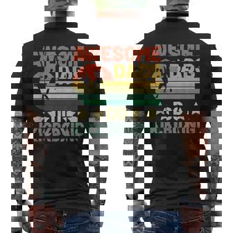 Awesome Dads Do キックボクシング キックボックス キックボクサー メンズTシャツ バックプリント - Kawaiitshirt