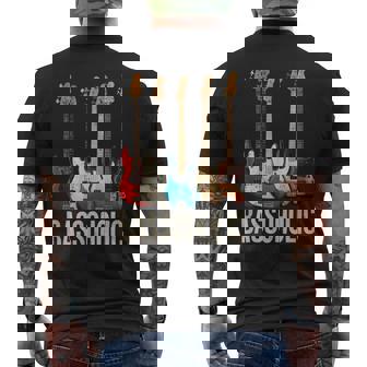 Bassoholic ベースギタープレーヤーのベーシストのコレクターのためのギフトbass メンズTシャツ バックプリント - Kawaiitshirt
